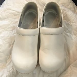 Dansko Clogs Euro 42 US 11.5 White Nursing Shoes